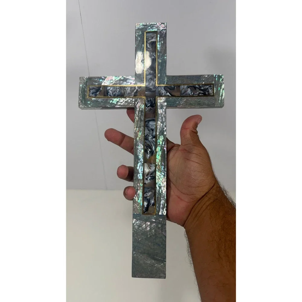 Unbranded wall cross